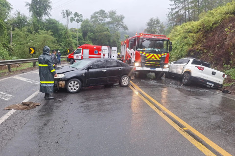 Trânsito Lento na BR 262 Após Grave Acidente em Domingos Martins